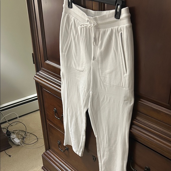 Talbots White Jogger Capri Pants/NWT - Picture 5 of 7